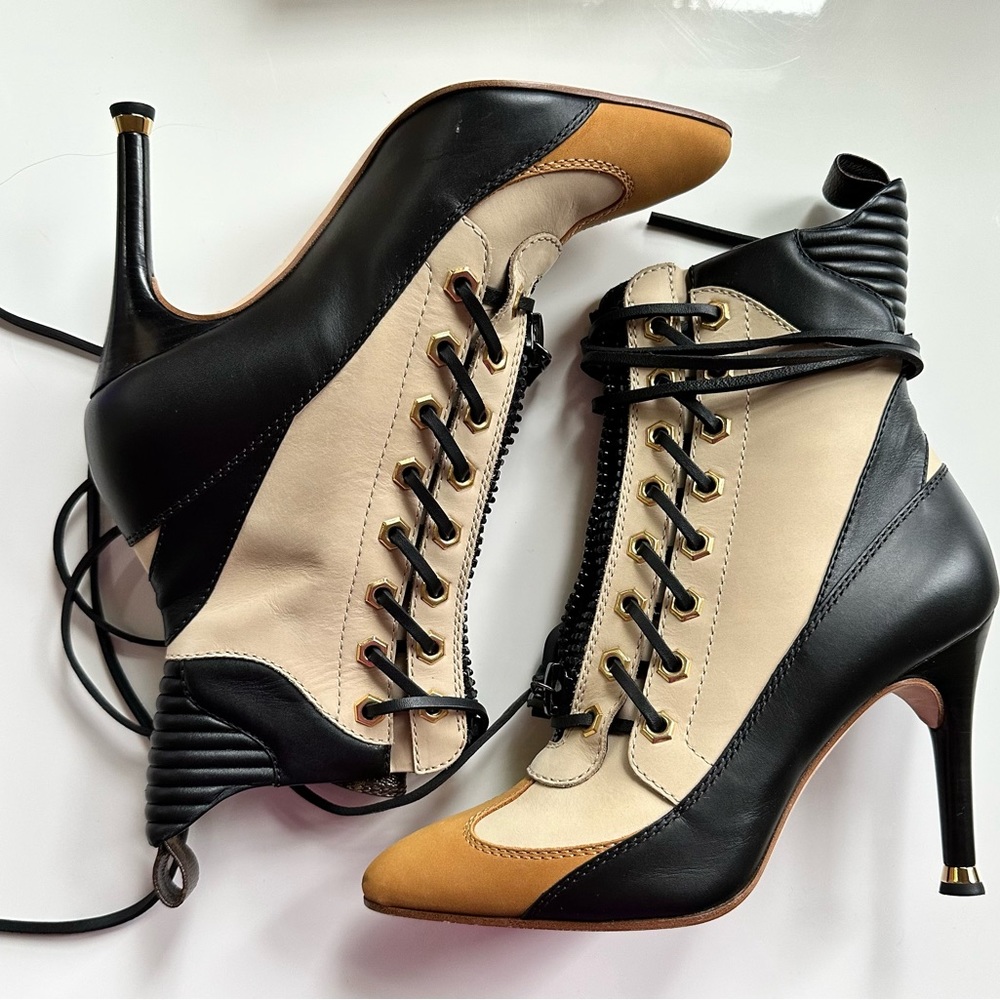 Louis Vuitton Lace-up Ankle Boots Size 9/39. Worn a few times. Hot boots!!!